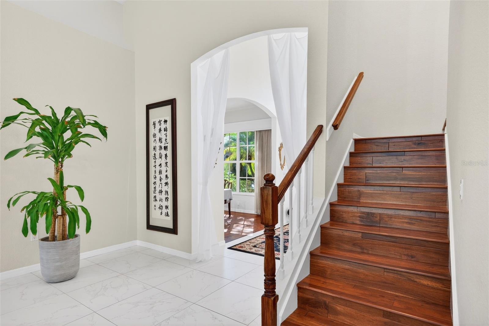 8023 DESOTO WOODS DR