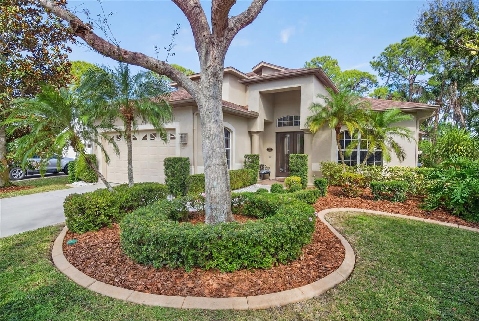 8023 DESOTO WOODS DR