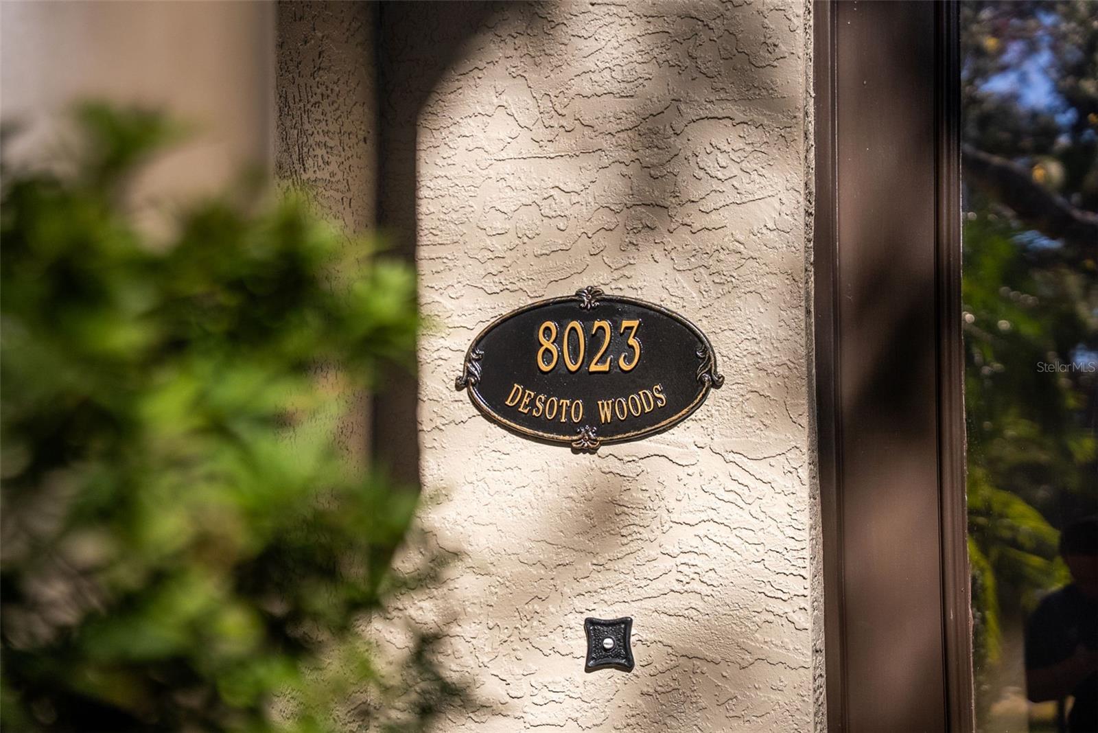 8023 DESOTO WOODS DR