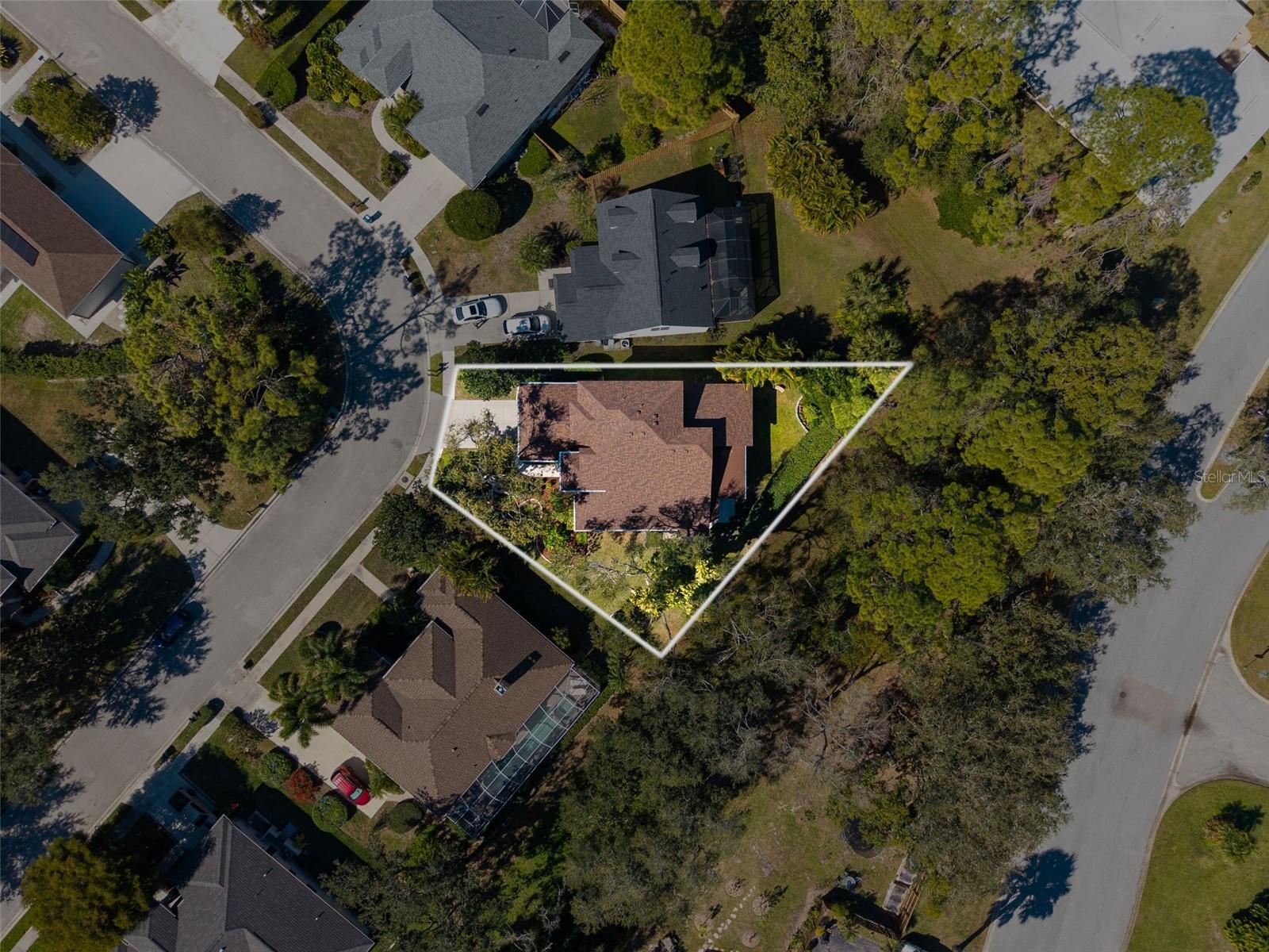 8023 DESOTO WOODS DR