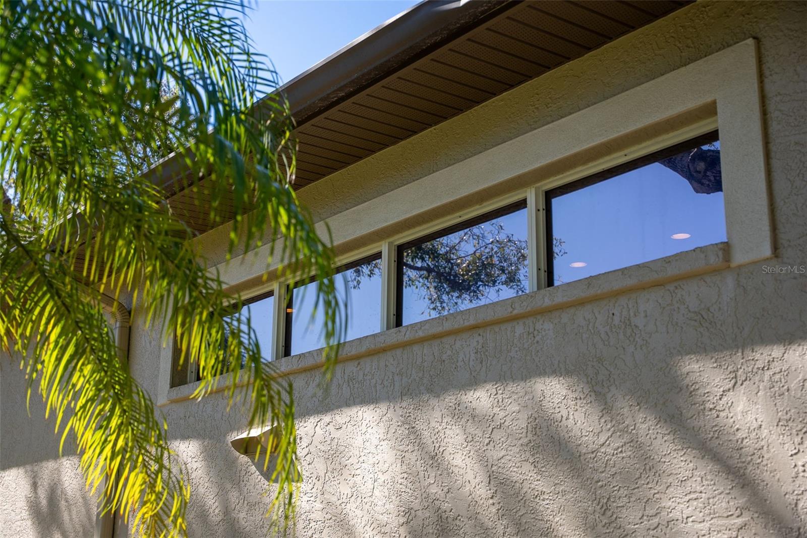 8023 DESOTO WOODS DR