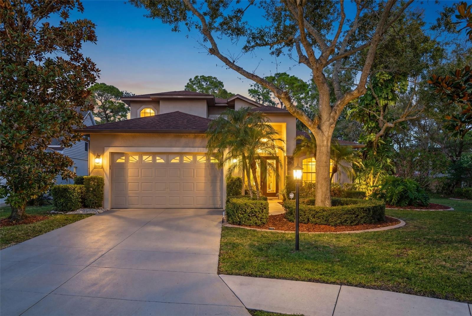 8023 DESOTO WOODS DR