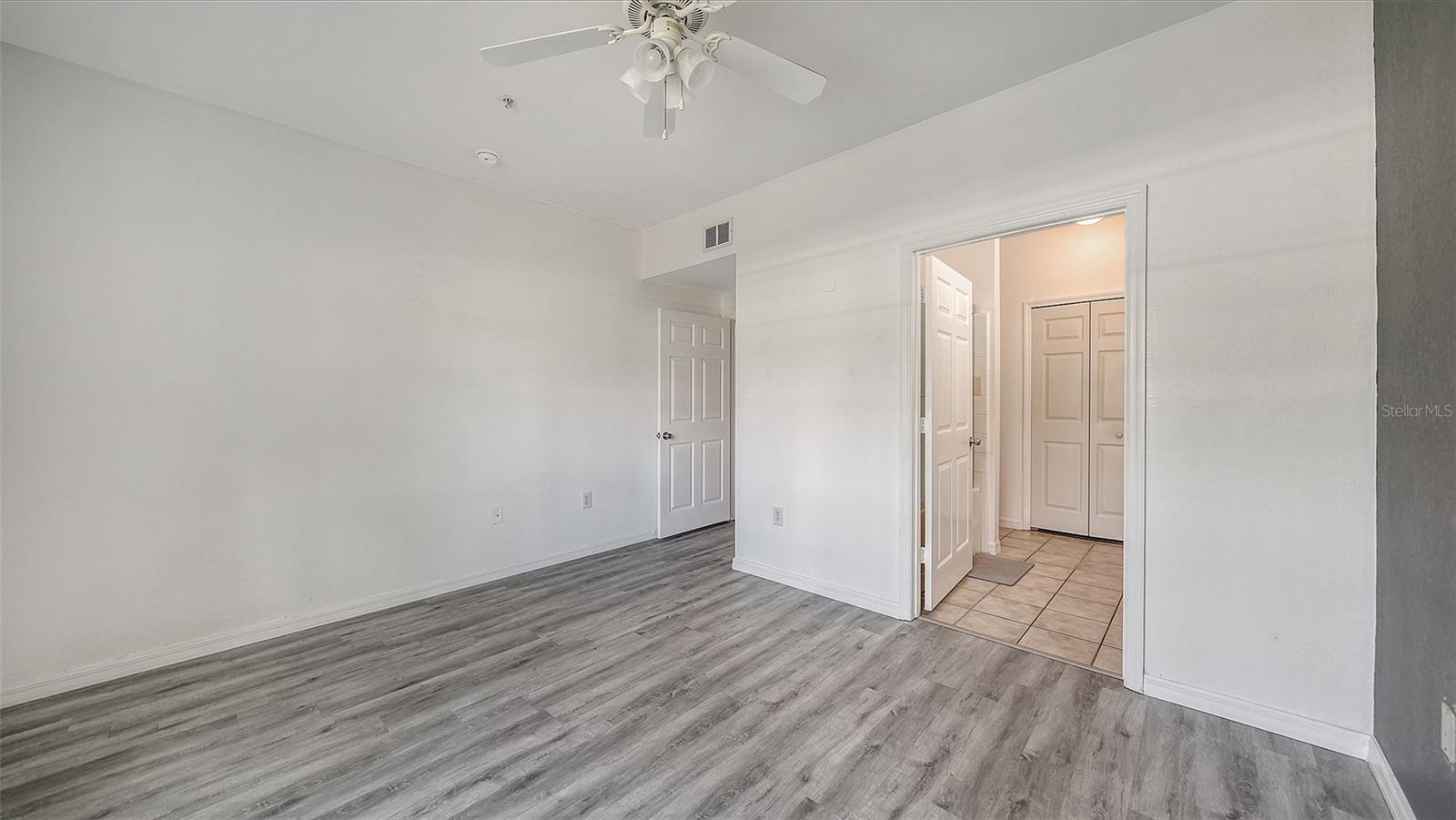 5501 ROSEHILL RD #105