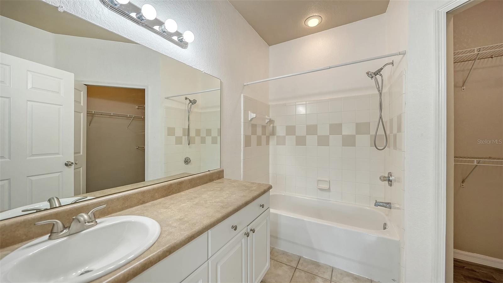 5501 ROSEHILL RD #105