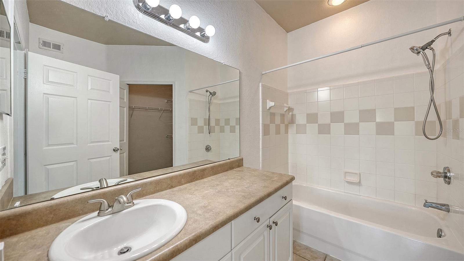 5501 ROSEHILL RD #105