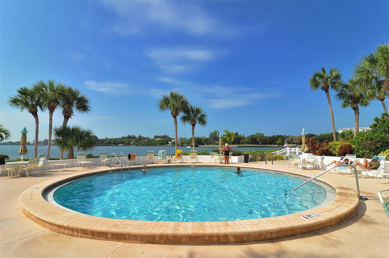 1622 STICKNEY POINT RD #22-102
