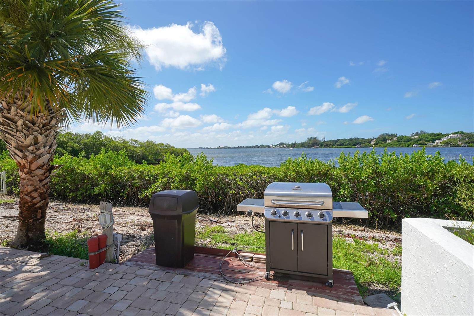 1622 STICKNEY POINT RD #22-102