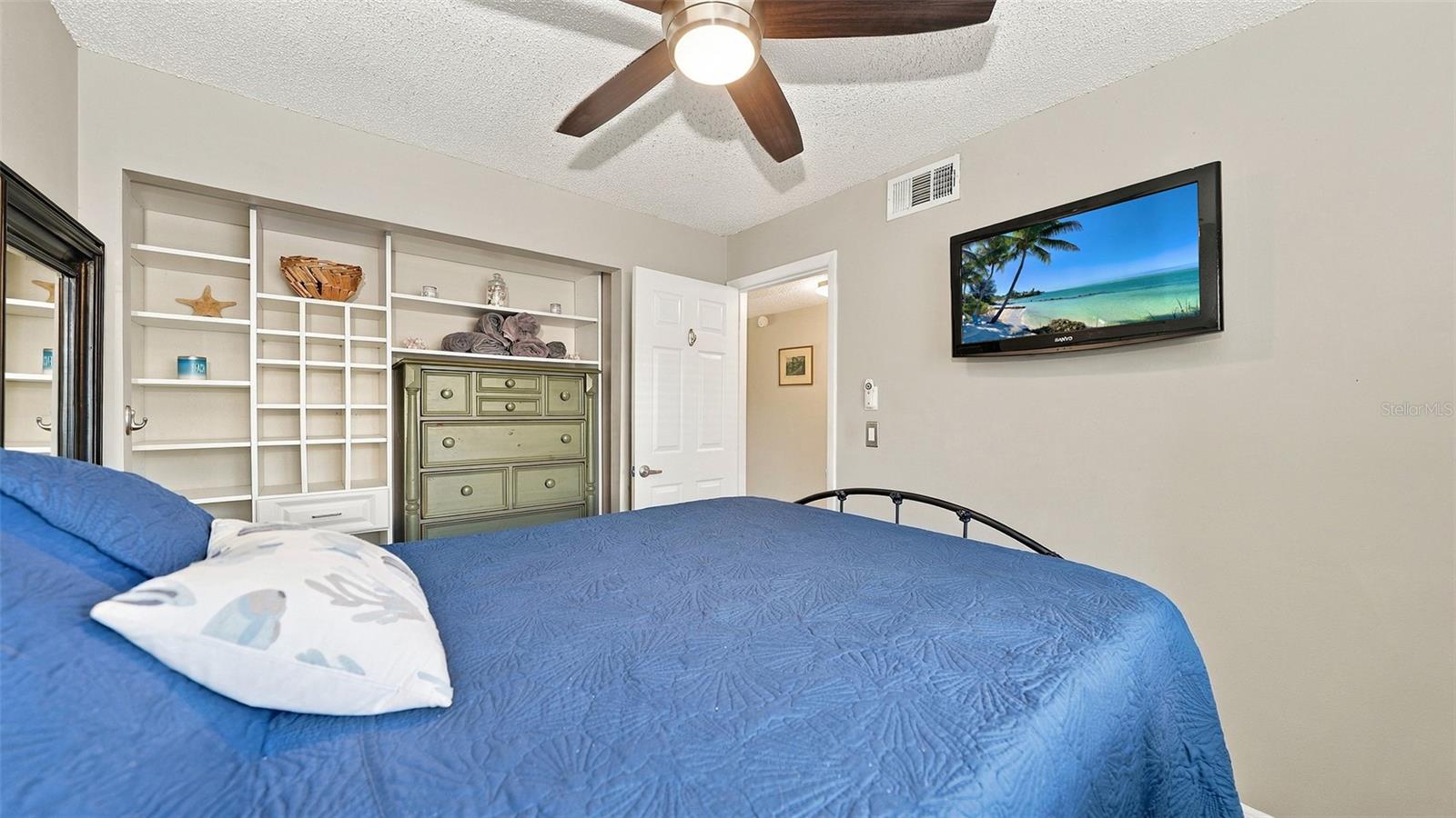 1622 STICKNEY POINT RD #22-102