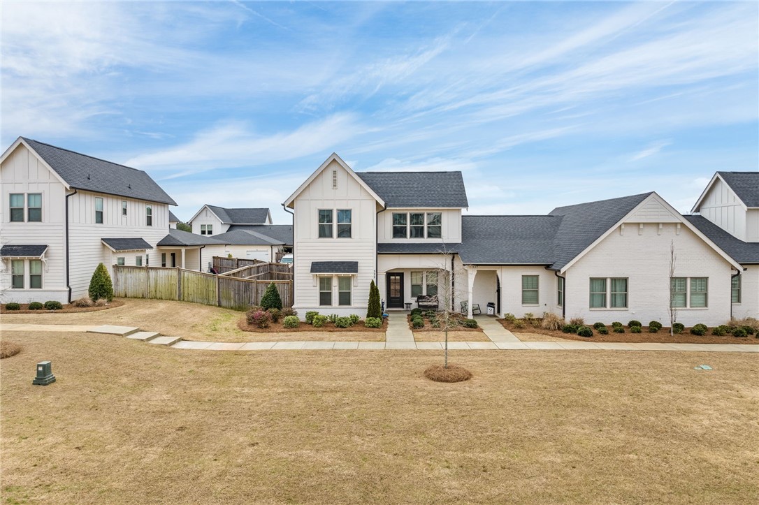 599 GREY OAK CIRCLE