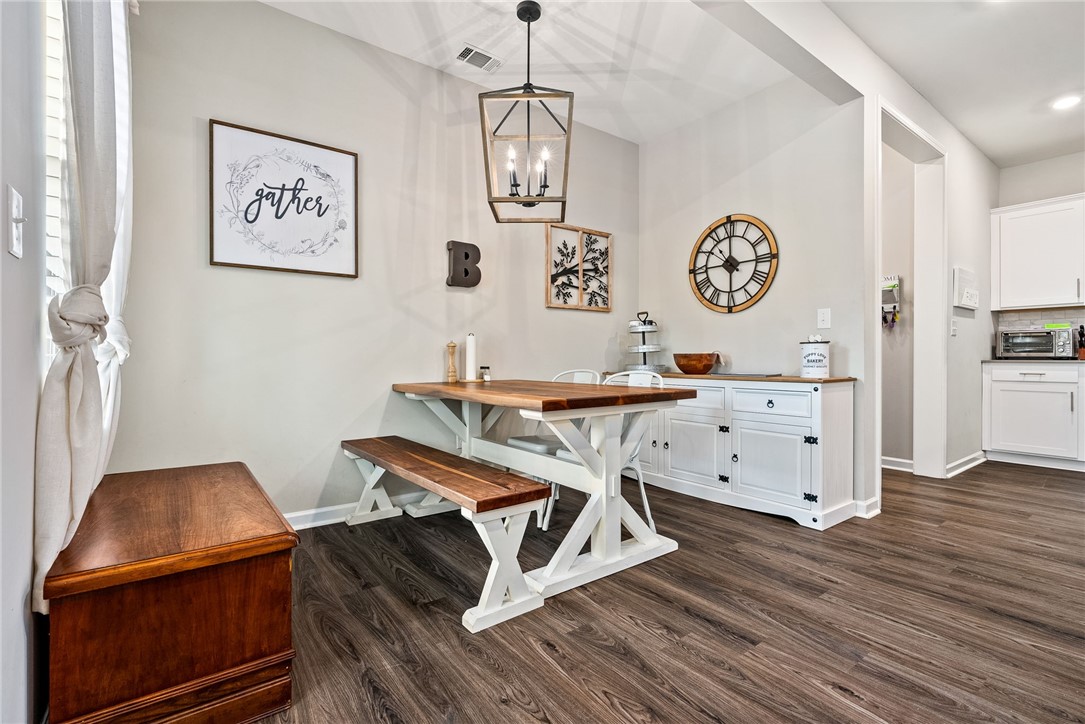 599 GREY OAK CIRCLE