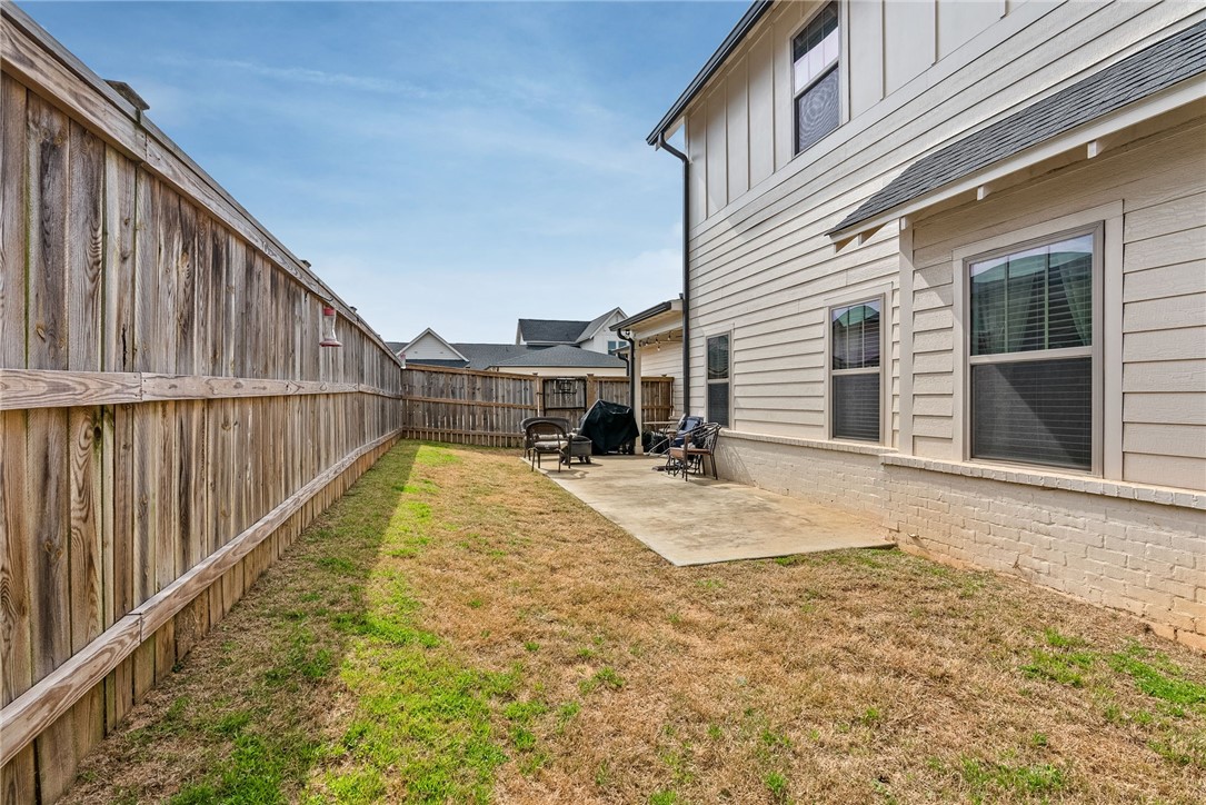 599 GREY OAK CIRCLE