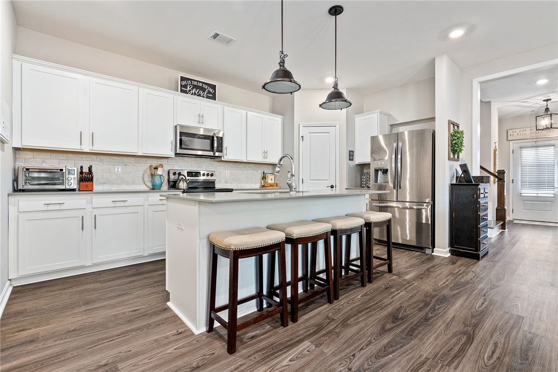 599 GREY OAK CIRCLE