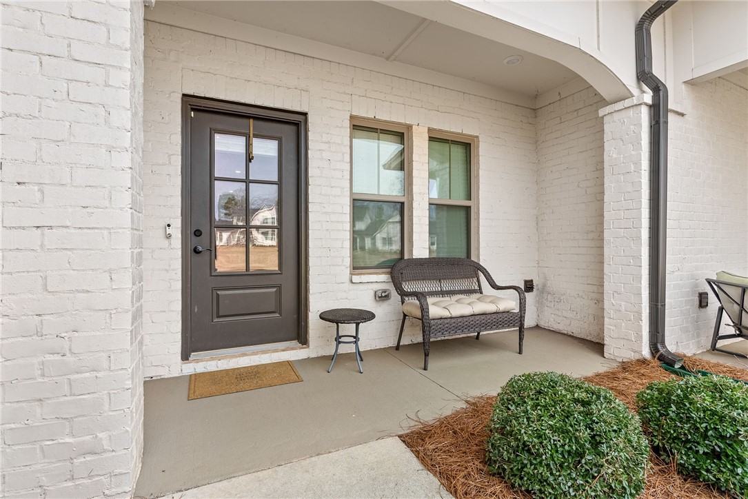 599 GREY OAK CIRCLE