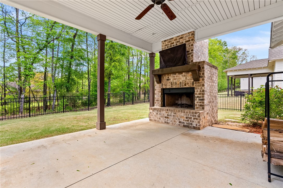 1532 DARTMOUTH DRIVE