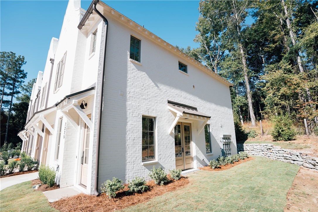 2325 RIVERWOOD DRIVE