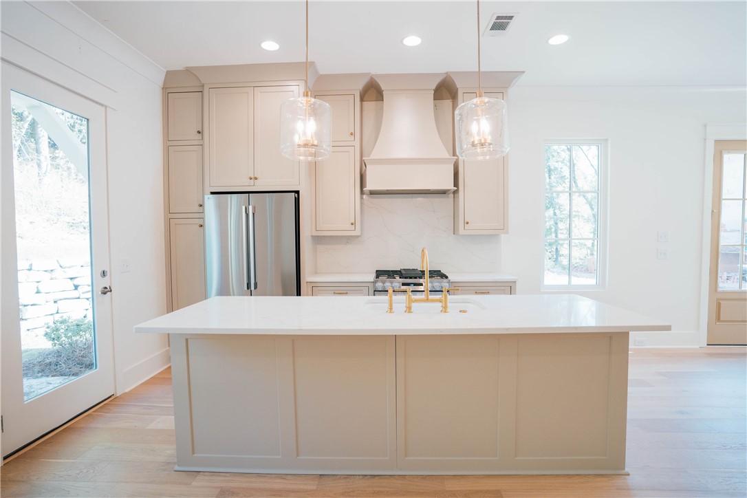 2325 RIVERWOOD DRIVE