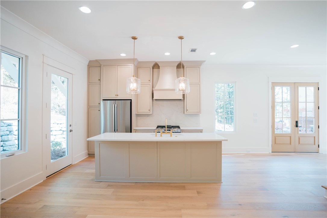 2325 RIVERWOOD DRIVE