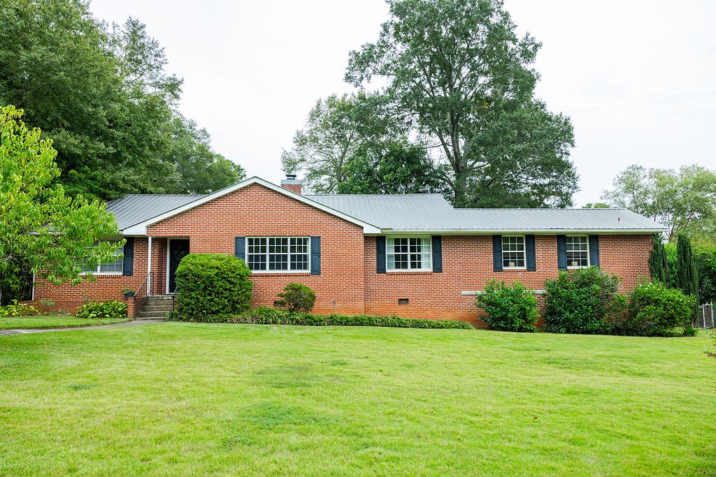 1403 PINEDALE DRIVE