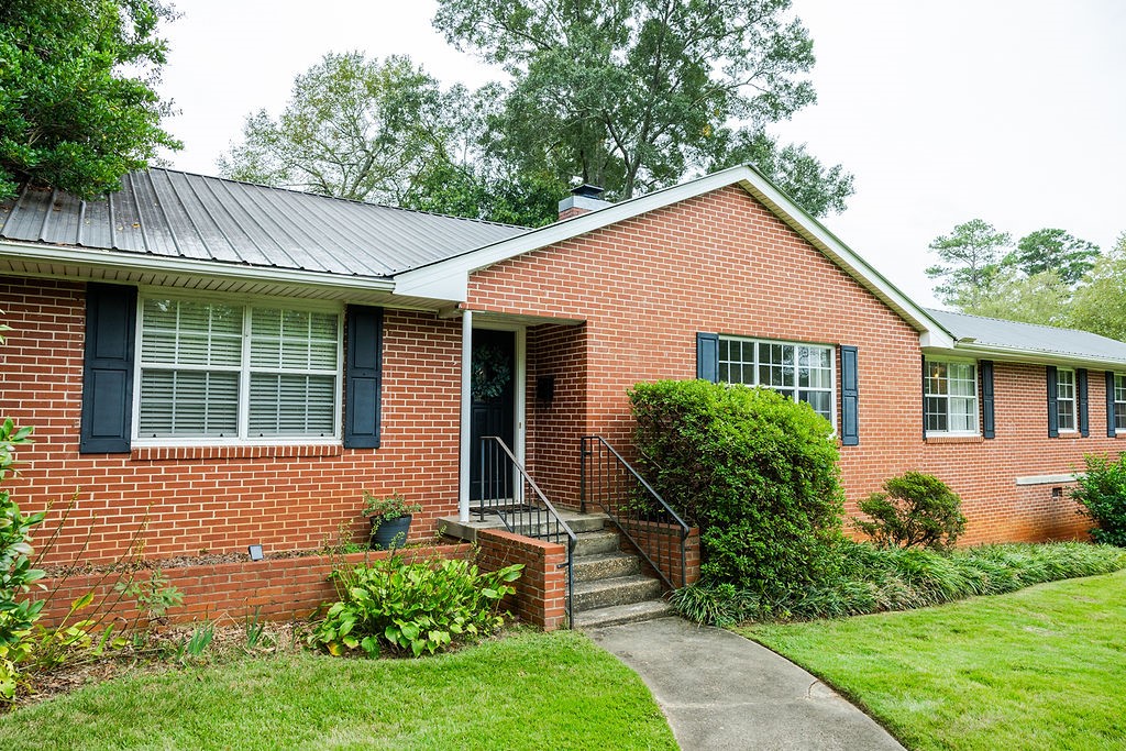 1403 PINEDALE DRIVE