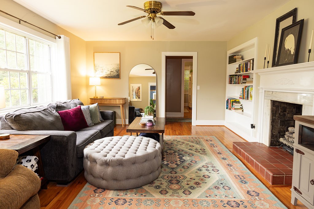 1403 PINEDALE DRIVE