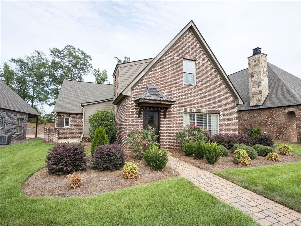 944 STARR COURT
