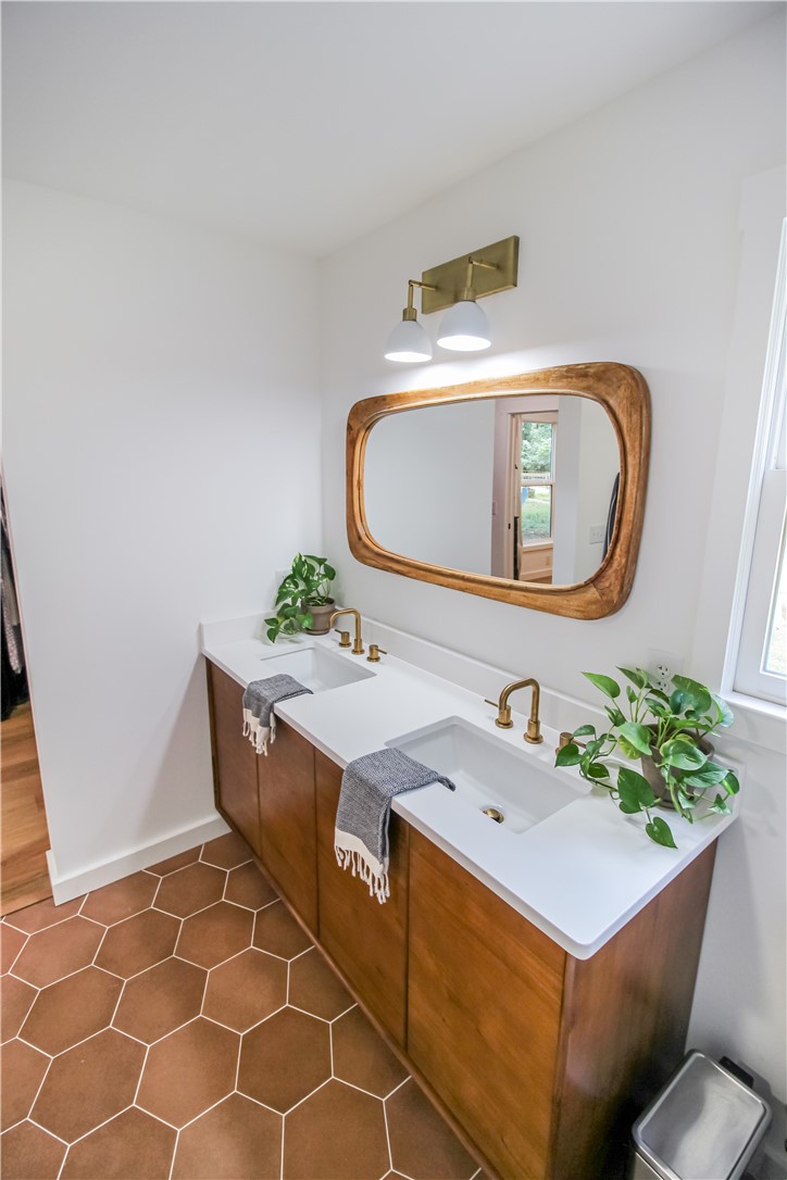 2132 CANARY DRIVE