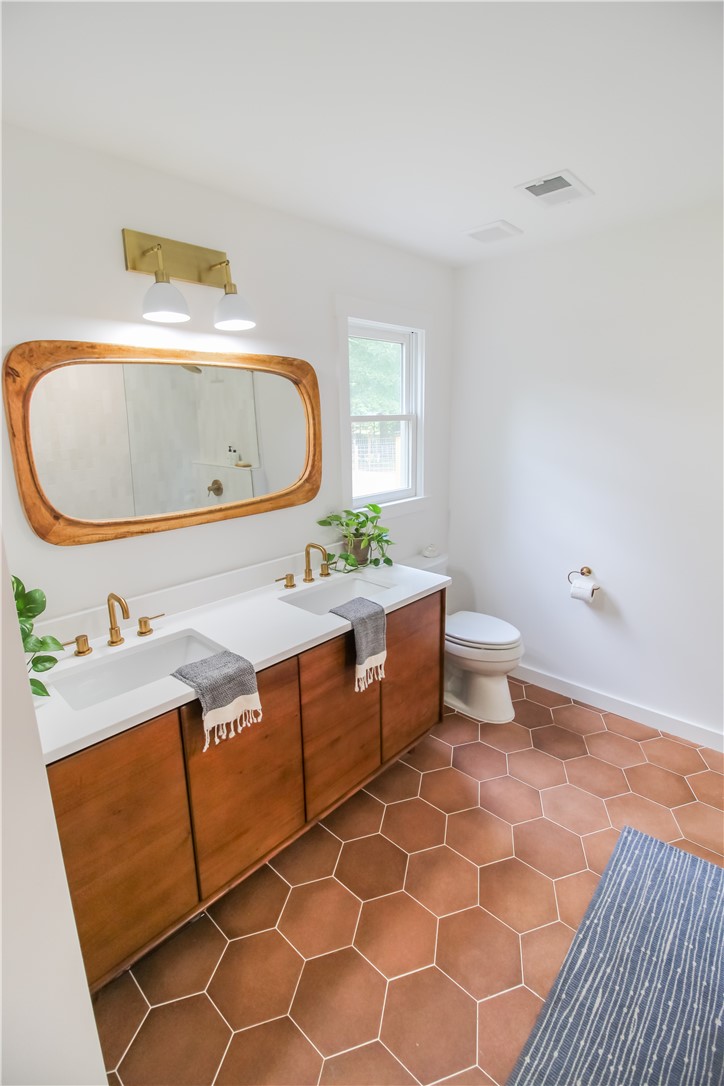 2132 CANARY DRIVE