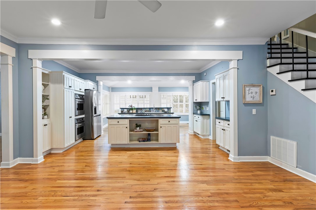 611 BURKE PLACE