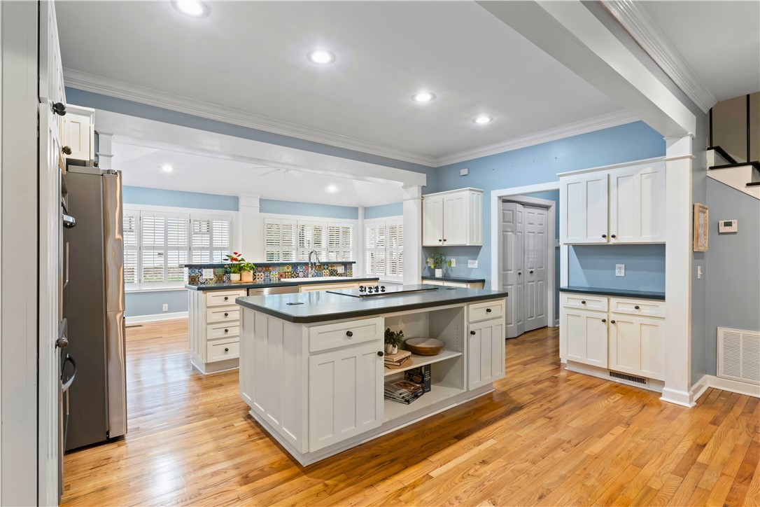611 BURKE PLACE