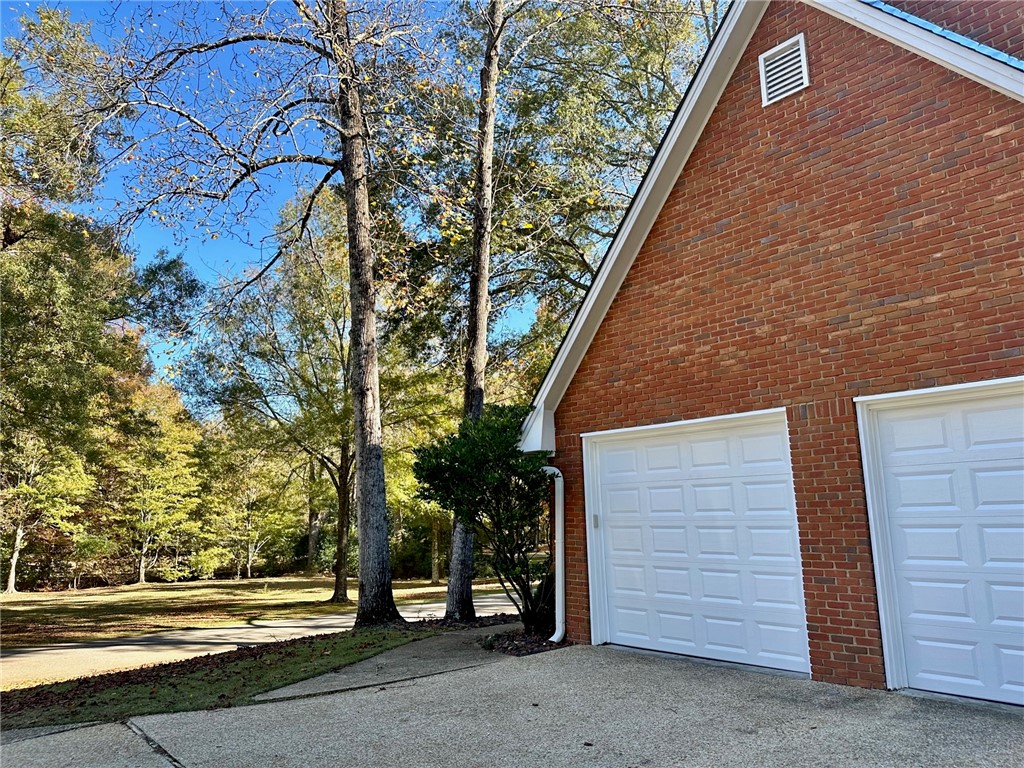 611 BURKE PLACE