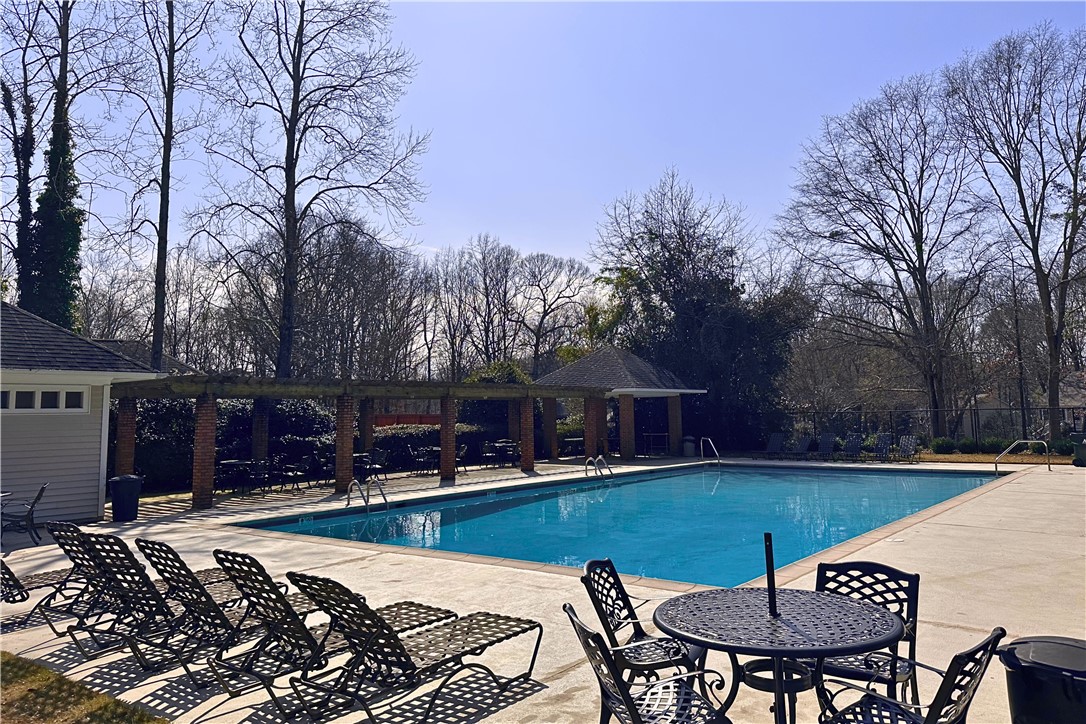 611 BURKE PLACE