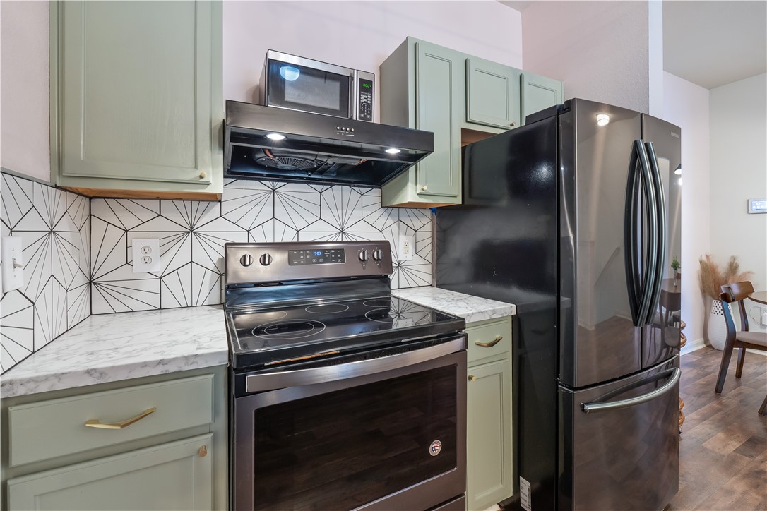 447 W LONGLEAF DRIVE 1201