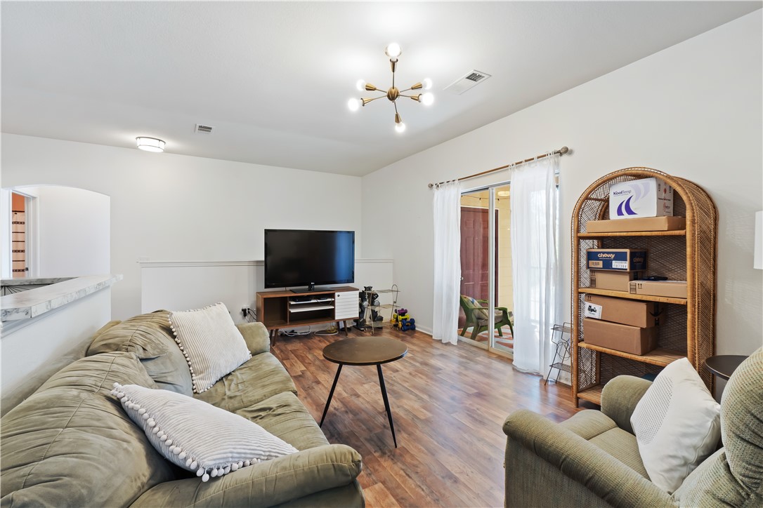 447 W LONGLEAF DRIVE 1201