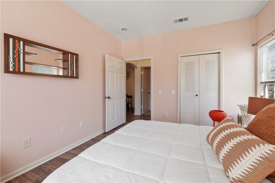 447 W LONGLEAF DRIVE 1201