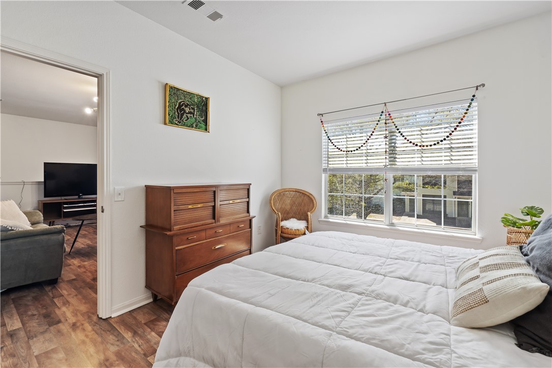 447 W LONGLEAF DRIVE 1201