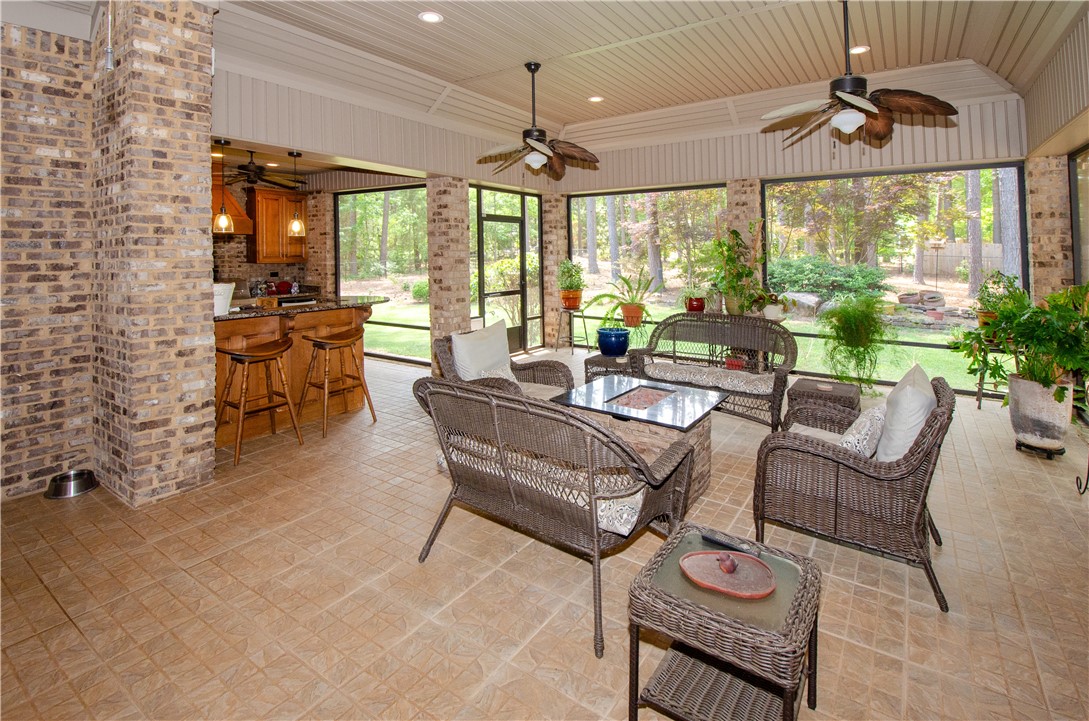 2209 MOUNT VERNON LANE