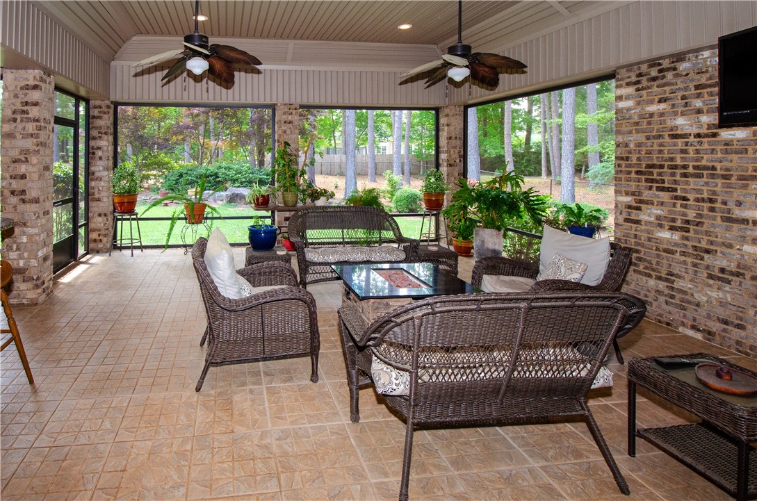 2209 MOUNT VERNON LANE