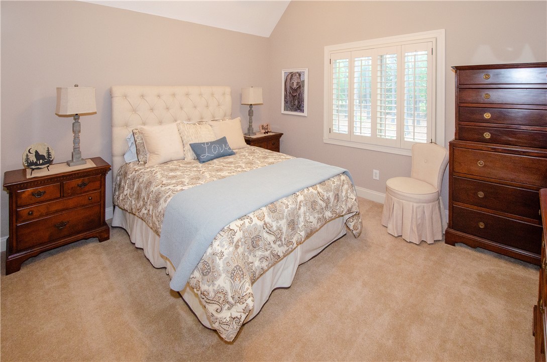 2209 MOUNT VERNON LANE