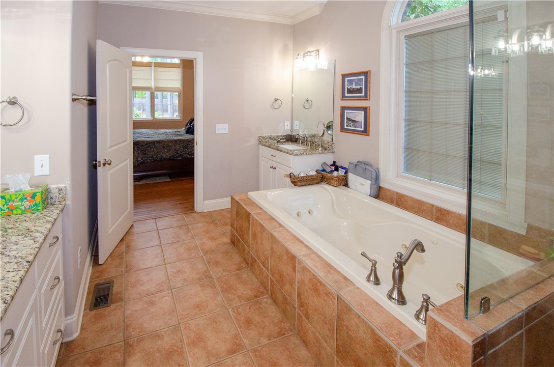 2209 MOUNT VERNON LANE
