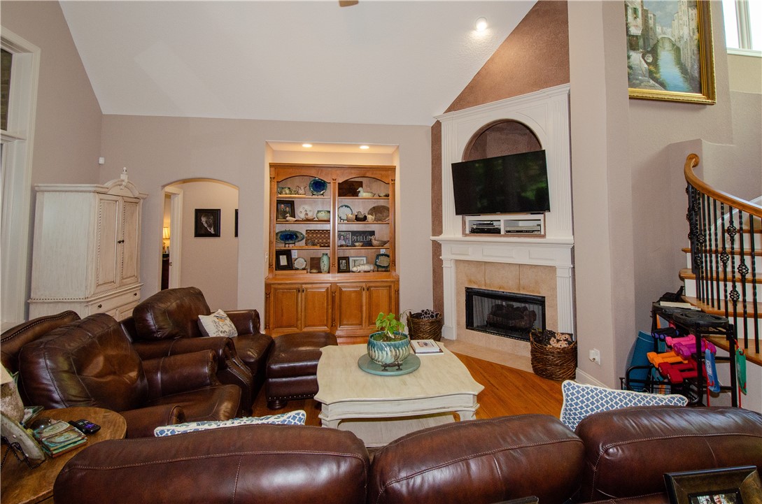 2209 MOUNT VERNON LANE