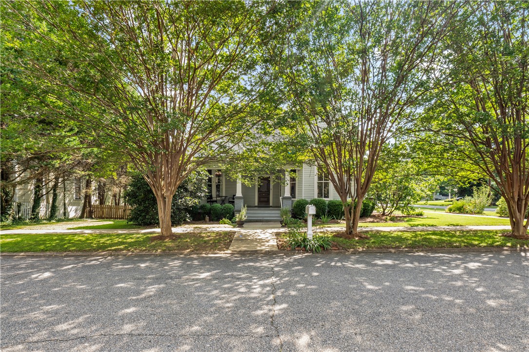 214 N 11TH STREET