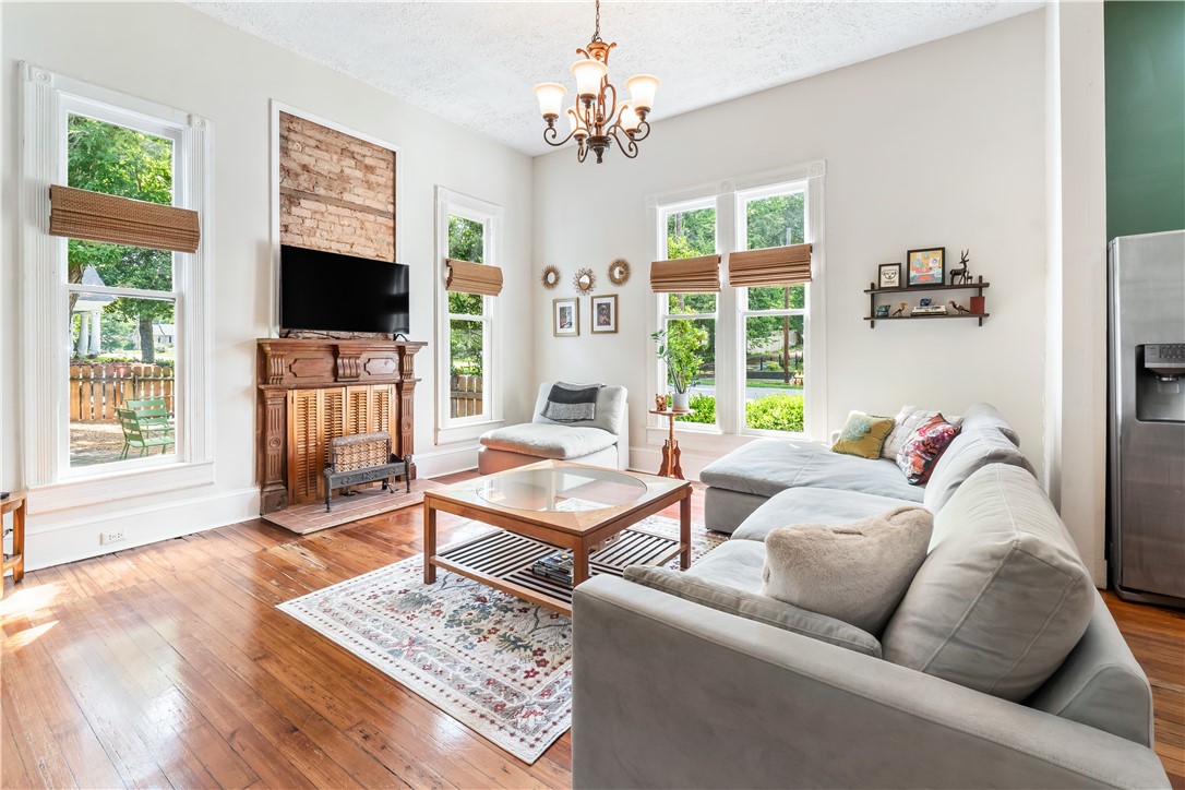 214 N 11TH STREET