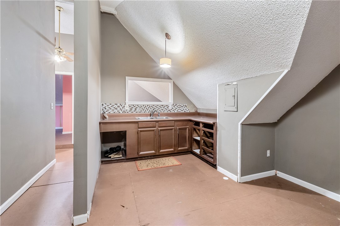 214 N 11TH STREET