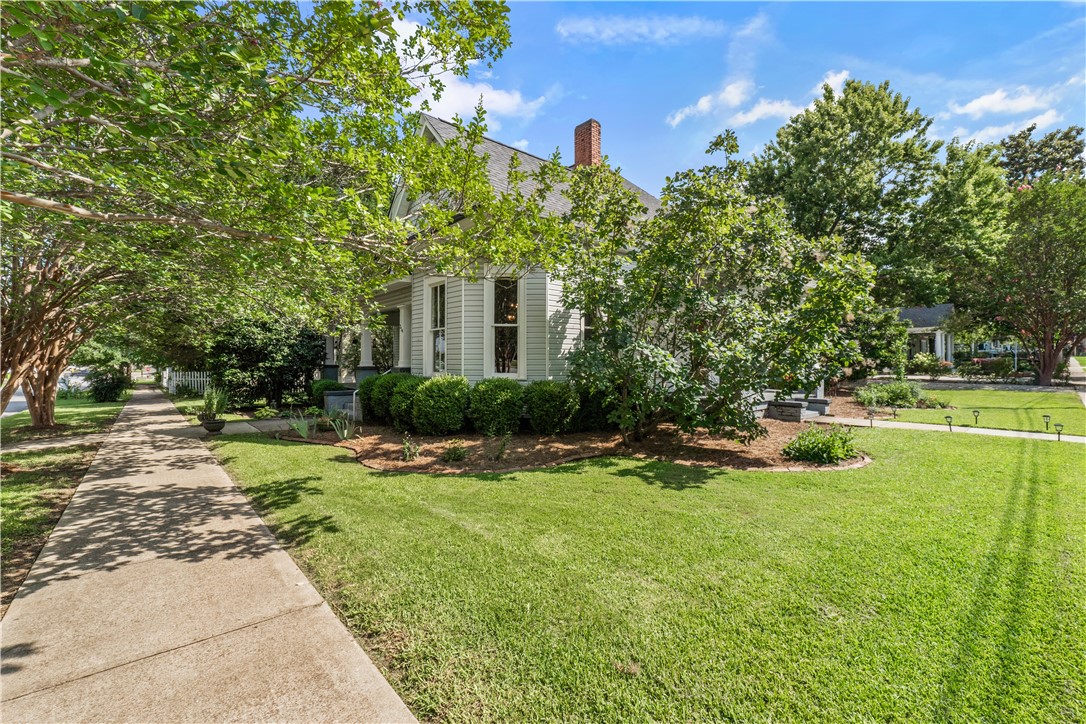 214 N 11TH STREET