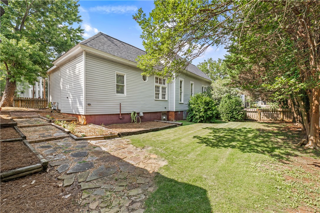 214 N 11TH STREET