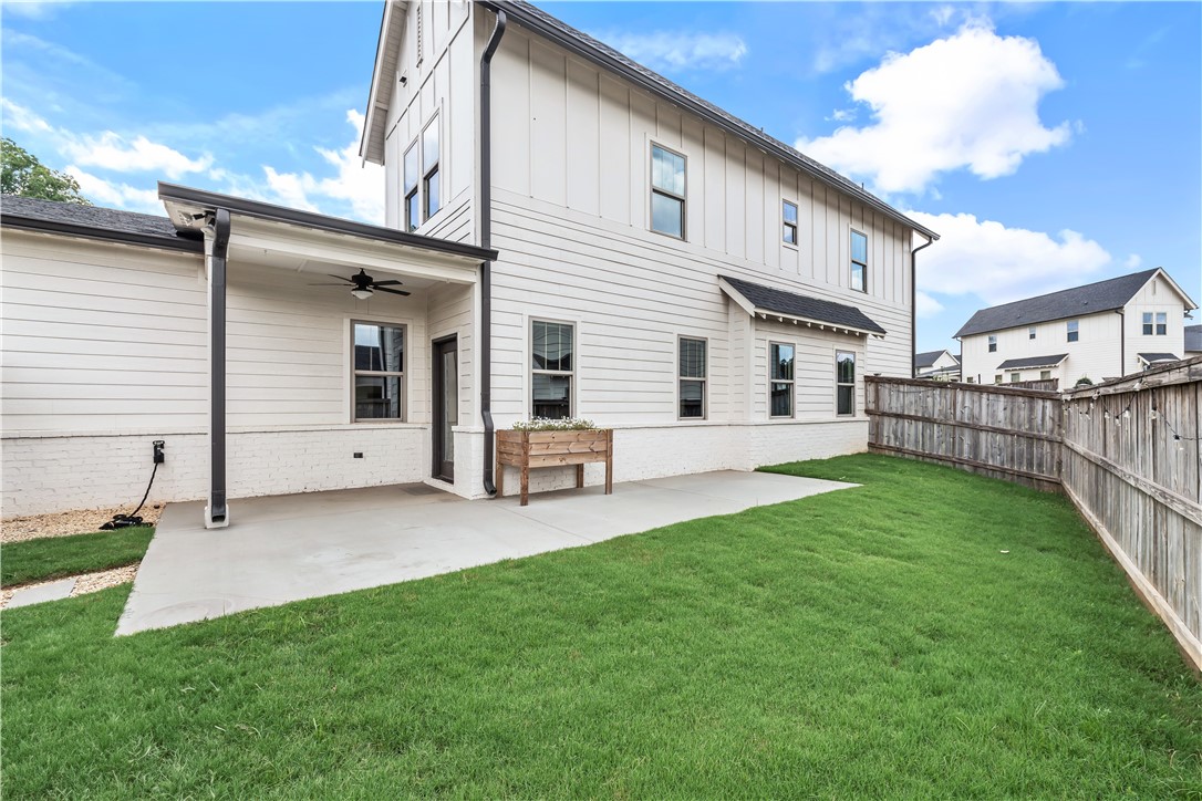 564 GREY OAK CIRCLE