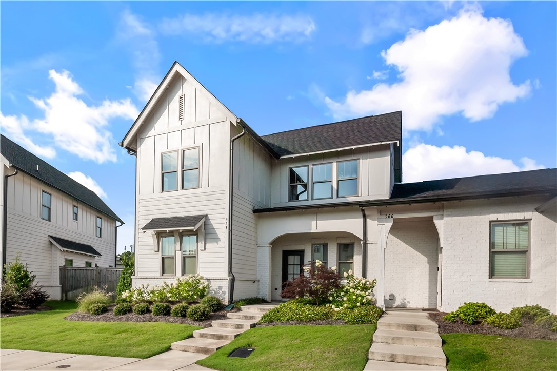 564 GREY OAK CIRCLE
