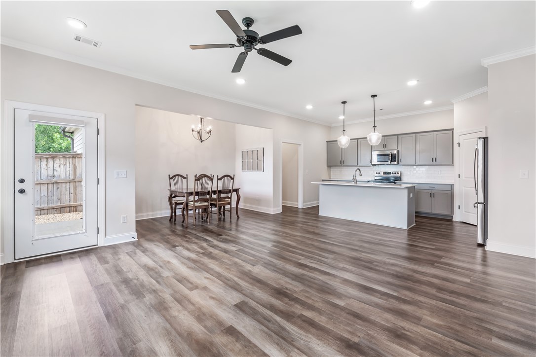 564 GREY OAK CIRCLE