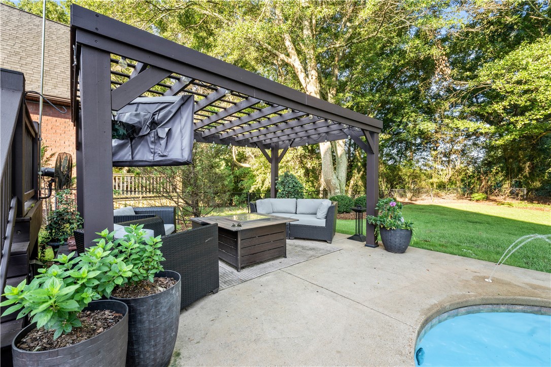 1584 OVERHILL COURT