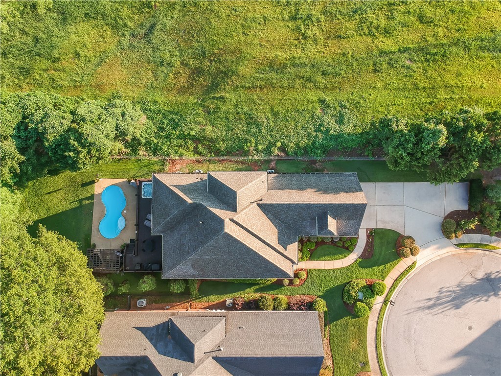 1584 OVERHILL COURT